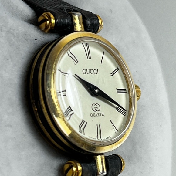 GUCCI “Stacked” black Case Ladies Watch. - Picture 3 of 13